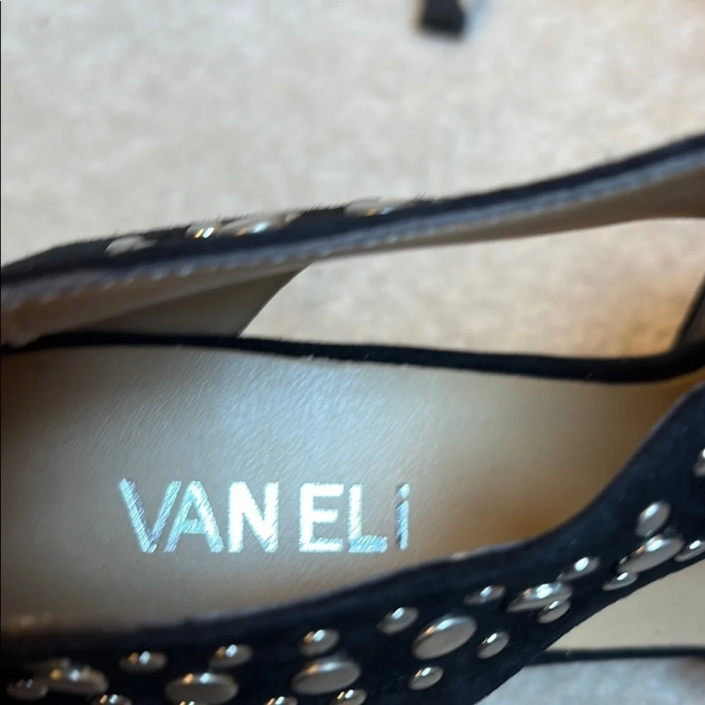 🐎 Nwob Vaneli Black w Silver studs suede Heels with T-Strap Design